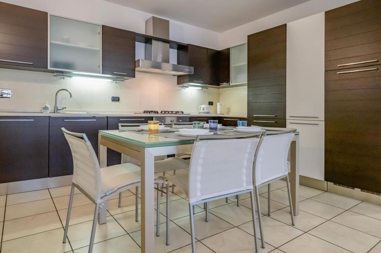 Piana Di Solaro Modern Flat & Swimming Pool Apartment Lerici Exterior photo