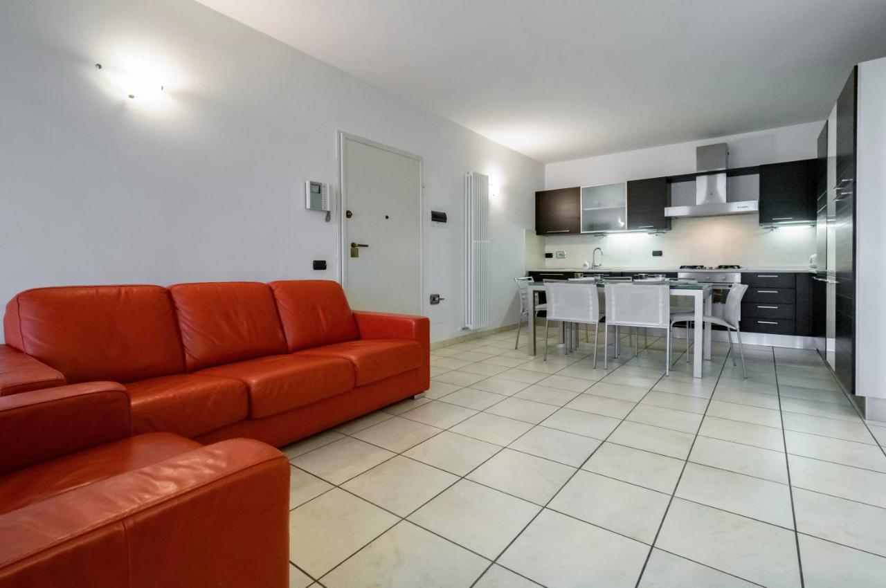 Piana Di Solaro Modern Flat & Swimming Pool Apartment Lerici Exterior photo